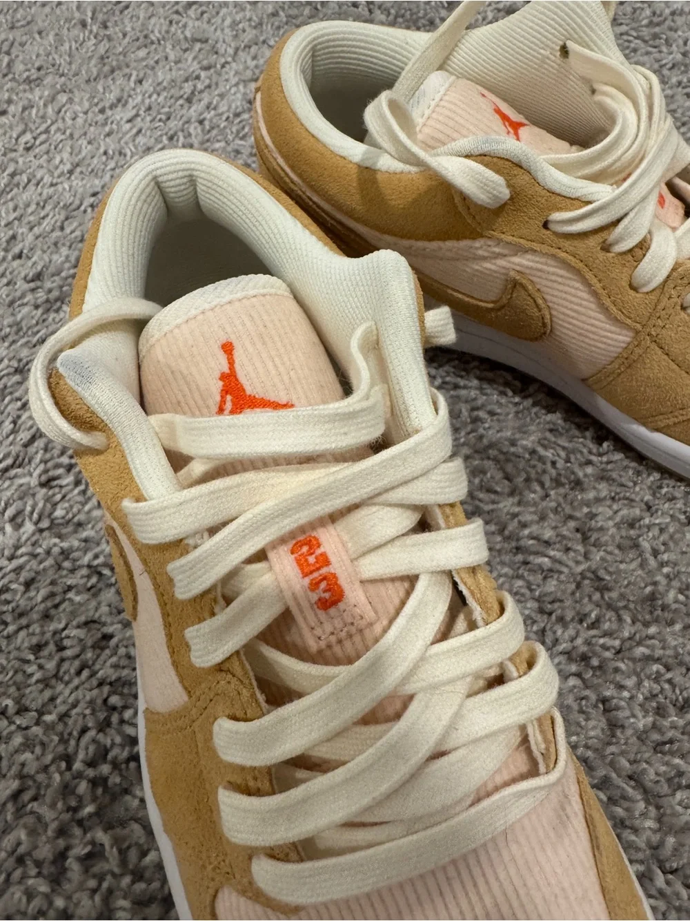 Women’s Low-Top Jordan Sneakers in Tan and Cream